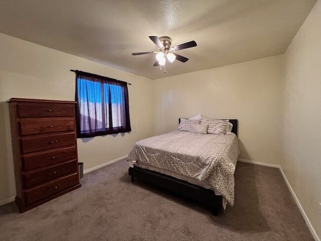 Building Photo - 3 Br 2Ba House with Garage and fenced yard**FURNISHED**