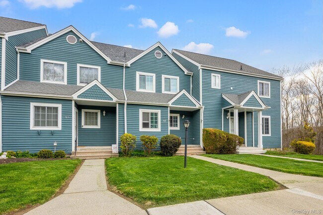 Building Photo - 702 Somerset Knoll