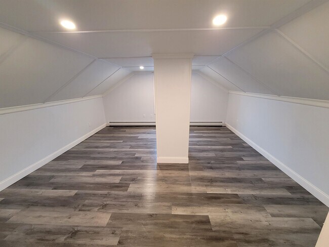 Building Photo - 22 South St