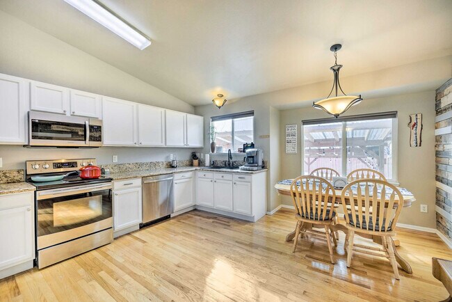 Building Photo - 5257 Pioneer Mesa Dr