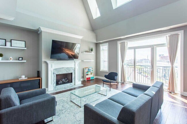 Building Photo - 1845 S State St