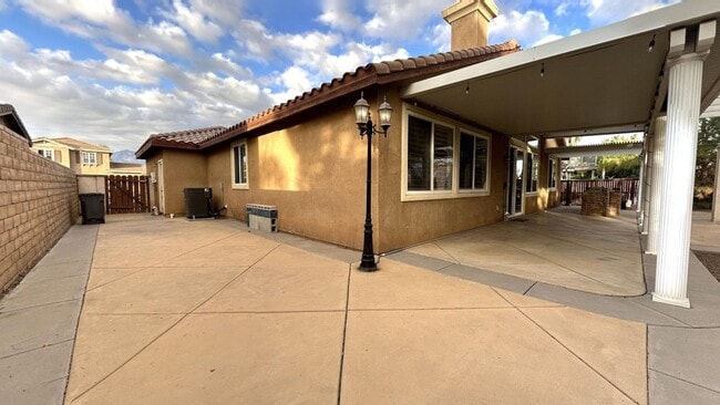 Building Photo - 1515 Shooting Star Dr