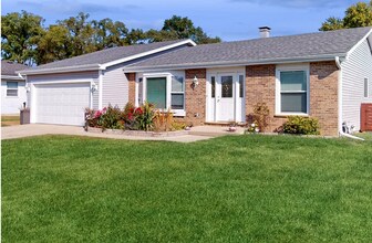 Building Photo - 1410 N Scully Dr