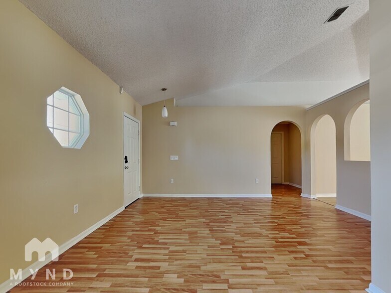 Building Photo - 12244 Pine Bluff St