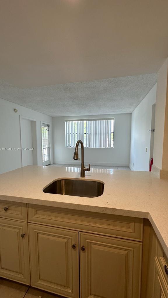 Building Photo - 728 Executive Center Dr