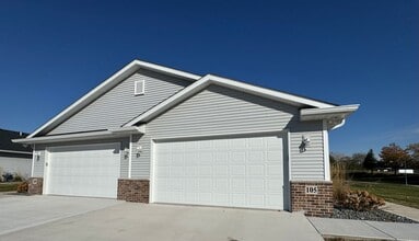 Building Photo - 2 Bedroom 2 bath Townhome in East Moline