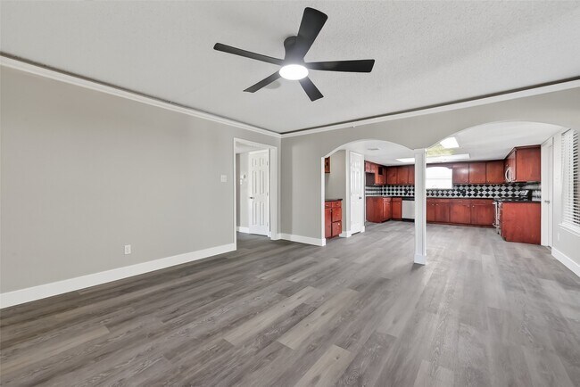 Building Photo - 4002 Cedar Ridge Ct