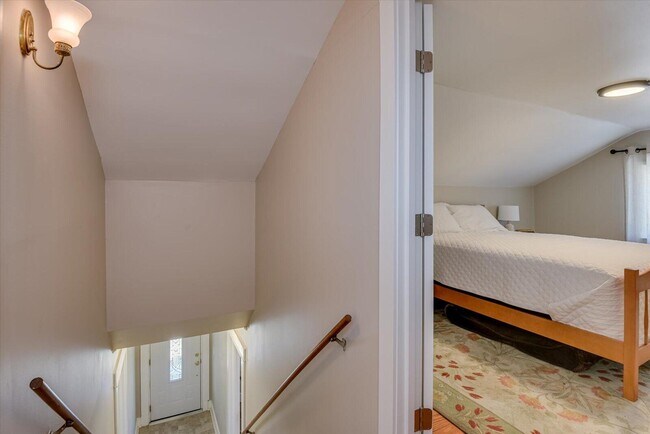 Building Photo - 126 Horry St SE