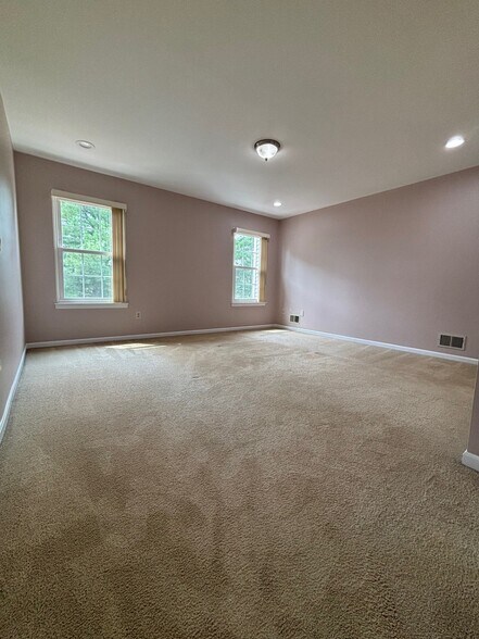 Building Photo - 14 Apache Way