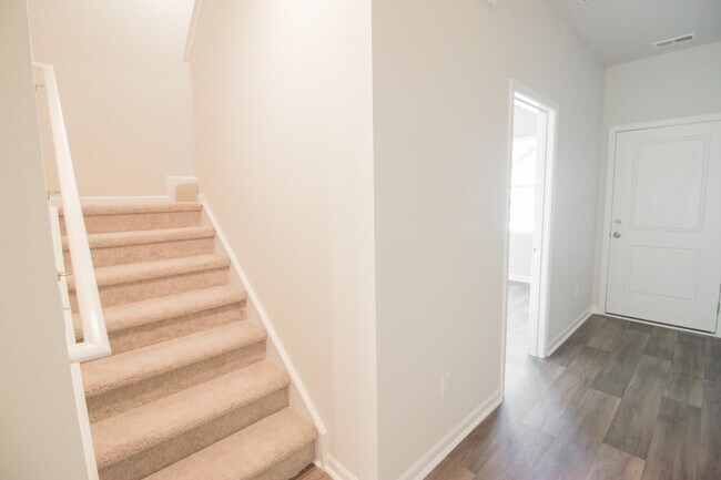 Building Photo - 1382 Speedway St