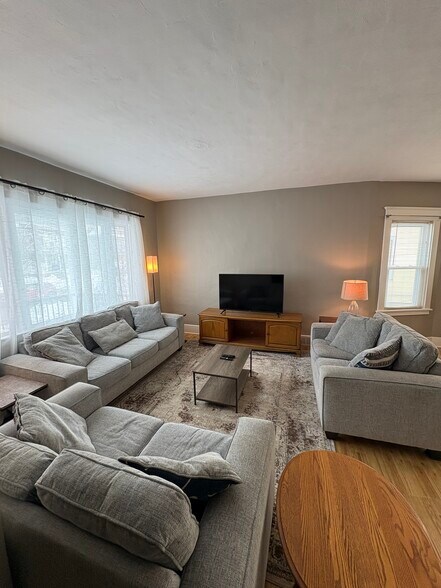 Building Photo - 35 Choate Ave