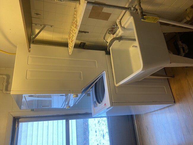 Building Photo - 156 Park Pl