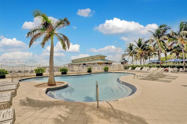 Building Photo - 16699 Collins Ave