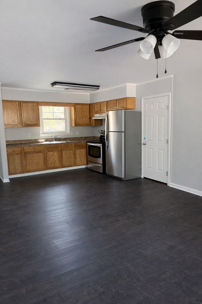 Building Photo - 15 Hampton Dr