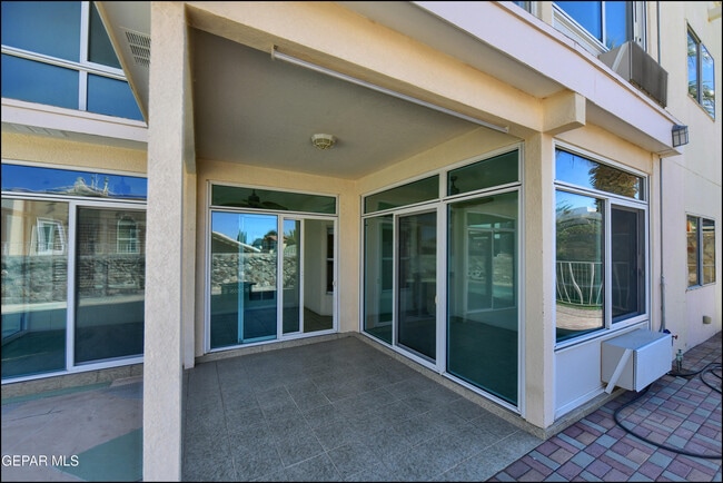 Building Photo - 6123 La Posta Dr