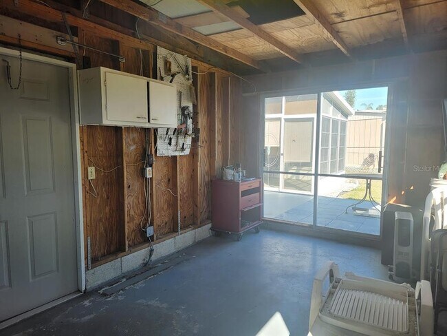 Building Photo - 8385 Aero Ave