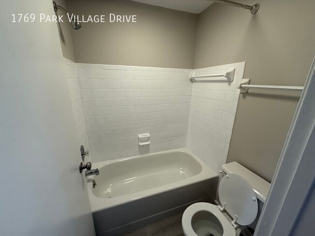 Building Photo - 1769 Park Village Dr