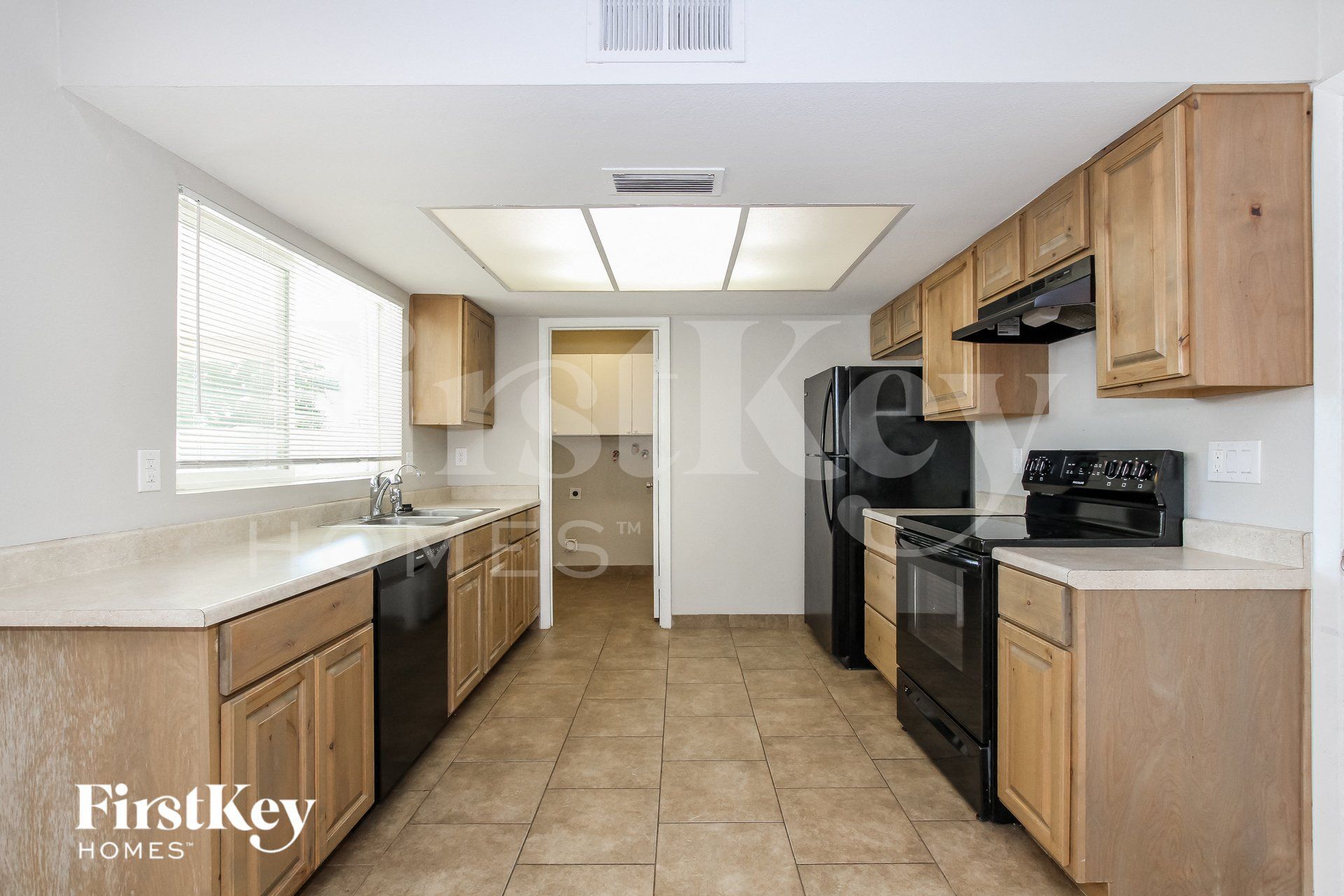 Building Photo - 5031 W Windrose Dr