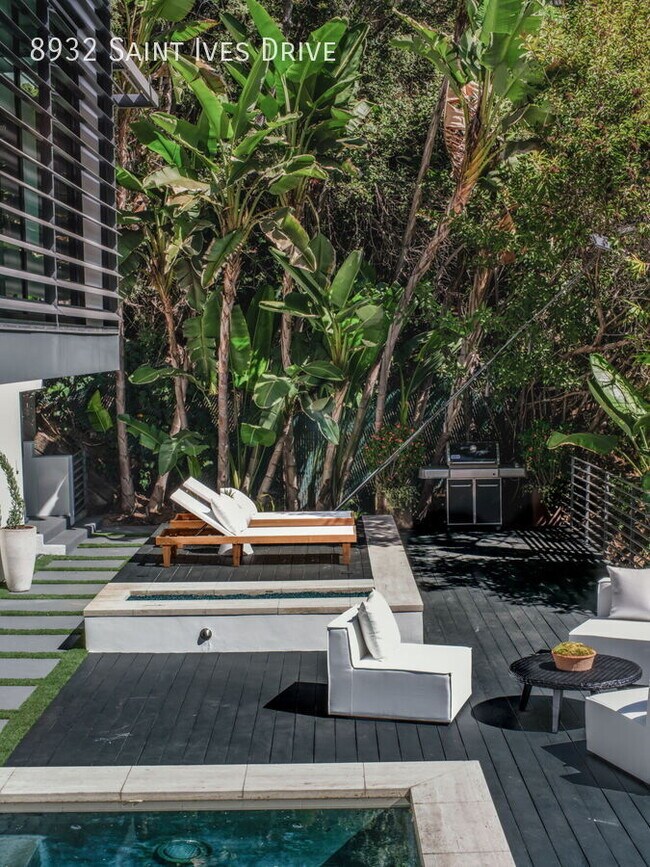 Building Photo - 8932 St Ives Dr