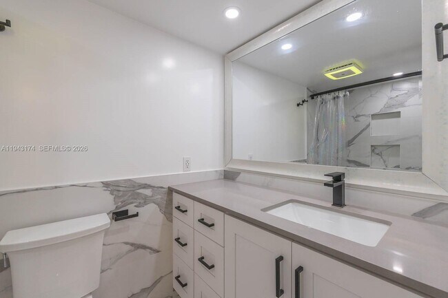 Building Photo - 20291 NE 30th Ave