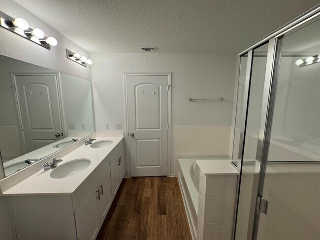 Building Photo - 816 Black Alder St