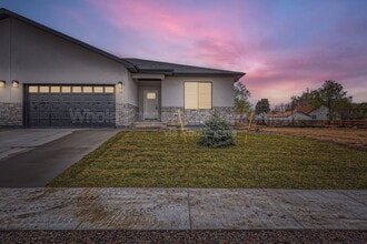 Building Photo - 31 S Gray St