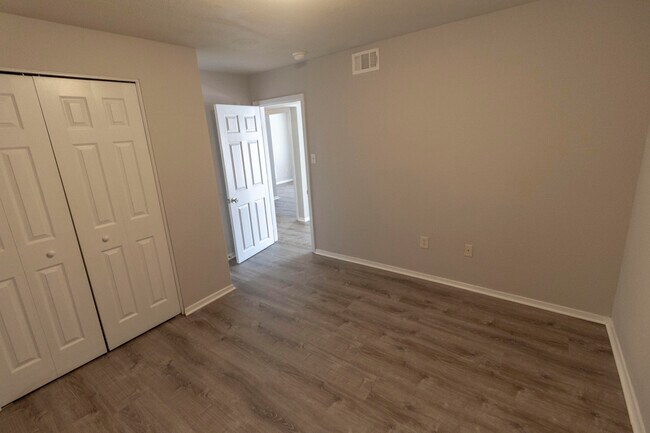 Building Photo - 319 West Blvd N