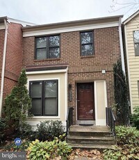 Building Photo - 5155 King Charles Way