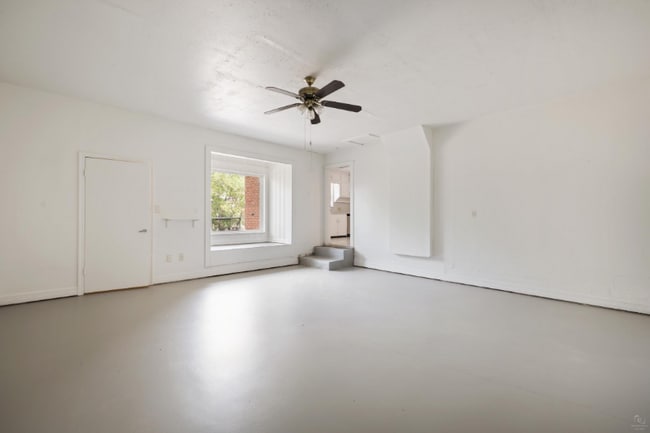 Building Photo - 1657 E Campbell Rd