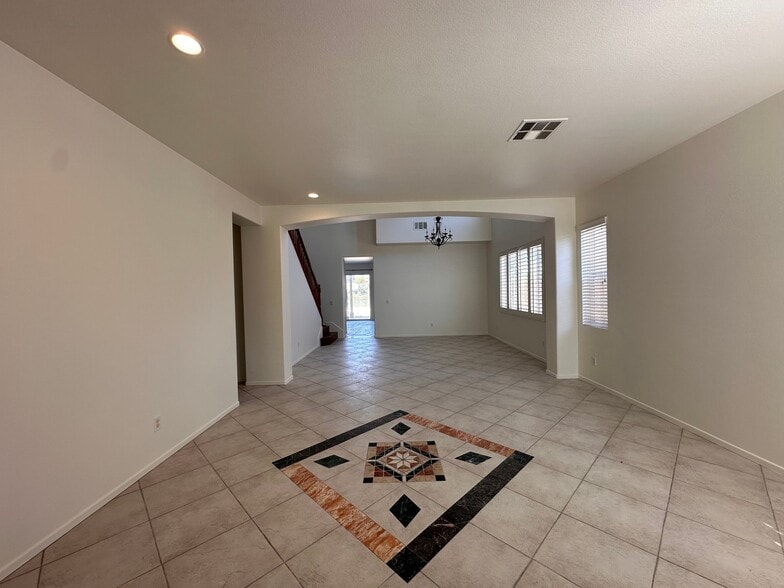 Building Photo - 23424 Caliente Springs Ave