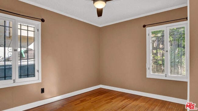 Building Photo - 6180 Oak Crest Way