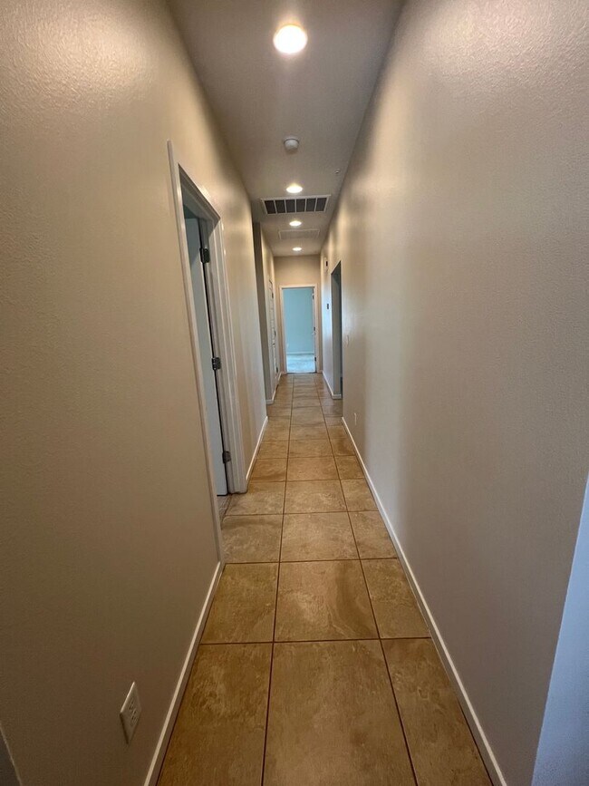 Building Photo - Gilbert Seville Development 3 Bed Plus Den