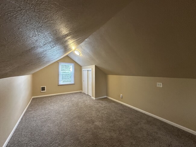Building Photo - 732 Bieber Ave NE