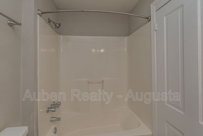 Building Photo - 209 Telfair St