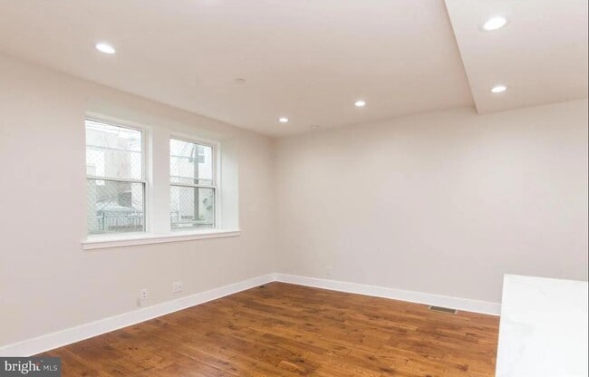 Building Photo - 1420 E Susquehanna Ave