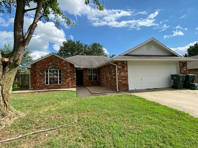 Building Photo - 4377 W Cheyenne Dr