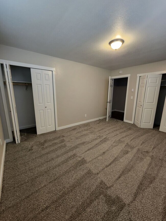 Building Photo - Stunning 2 Bedroom 2 Bathroom Home In Paye...