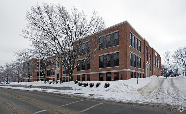 Building Photo - School Street Residences