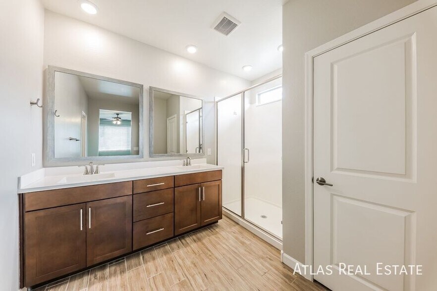 Building Photo - 20234 W Harrison St