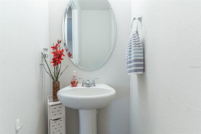 Building Photo - 1123 Sugarwood St