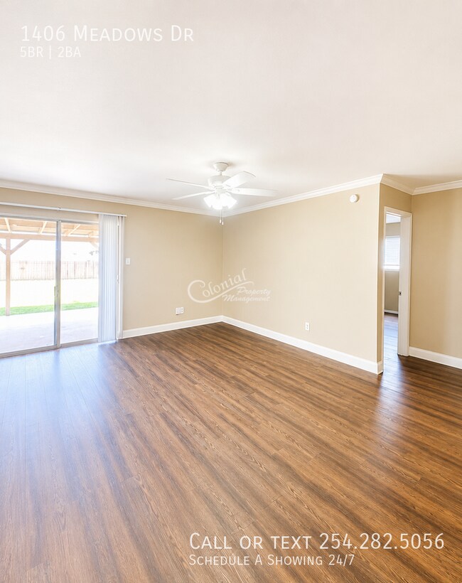 Building Photo - 1406 Meadows Dr