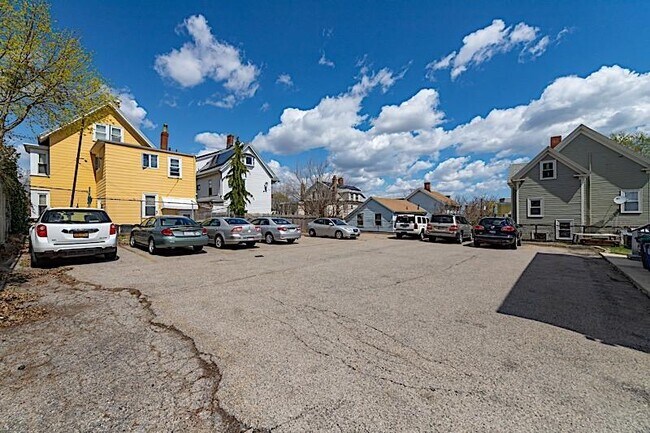 Building Photo - 3.0 bedroom in Somerville Massachusetts 02143