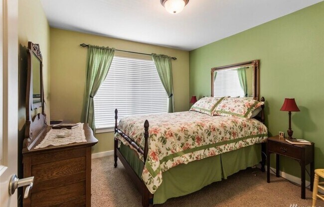 Building Photo - Beautiful 5 Bed/3Ba Single Family Home
