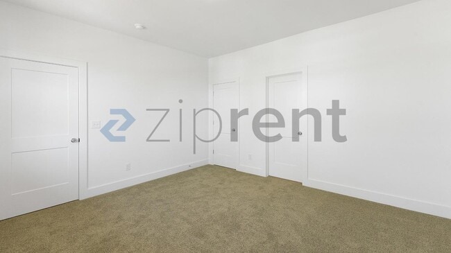 Building Photo - Unit