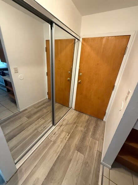 Building Photo - 1375 Rebecca Dr