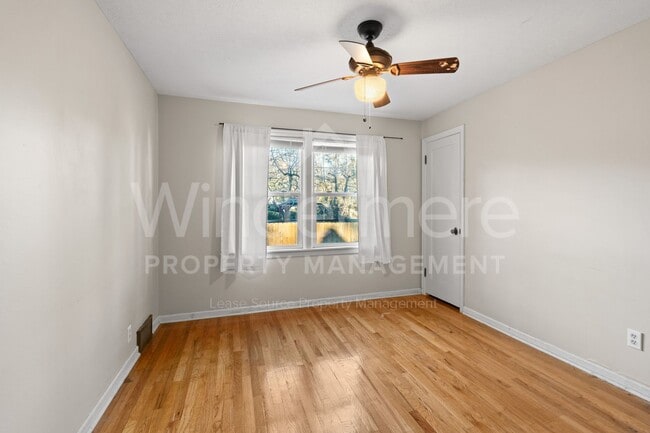 Building Photo - South Hill Charm