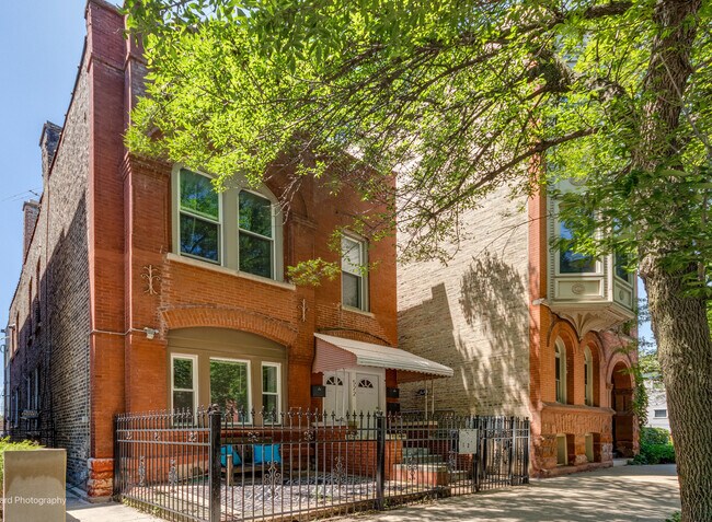 Building Photo - 522 N Armour St