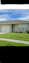 Building Photo - 2908 SE Walnut Dr