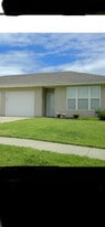 Building Photo - 2908 SE Walnut Dr