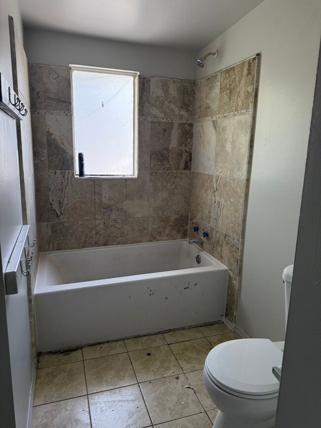 Building Photo - Beautifully remodeled home with 1 car garage and central air